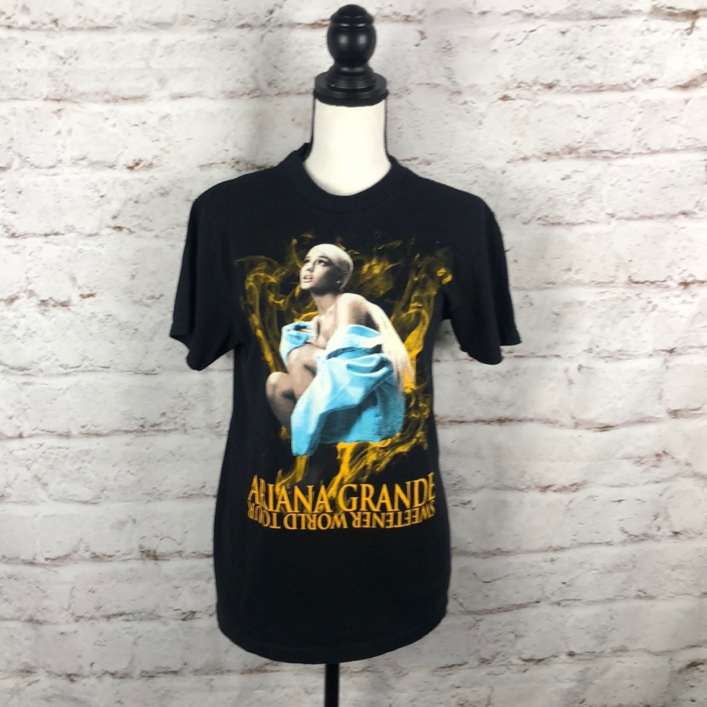 NWOT Ariana Grande Shirt Sz Small